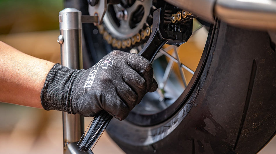 MUC-OFF spazzola per la pulizia della catena per moto da strada e