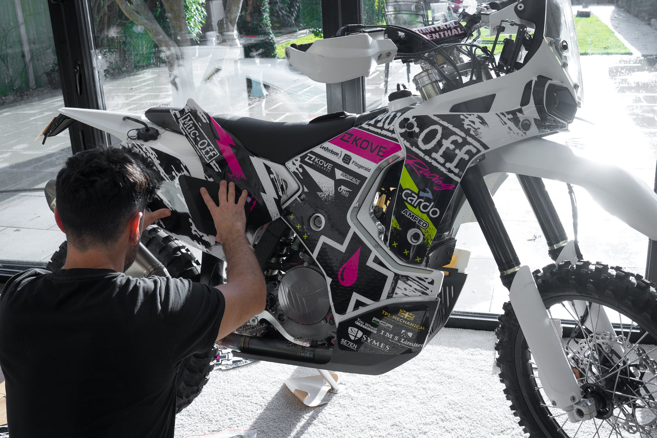 FROM THE TT TO THE DUNES — MUC-OFF BACKS JAMES HILLIER’S 2026 DAKAR BID